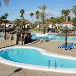 בית נופש Golf Splash Park מספאלומס